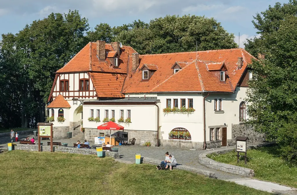 Dom Turysty PTTK na Ślęży