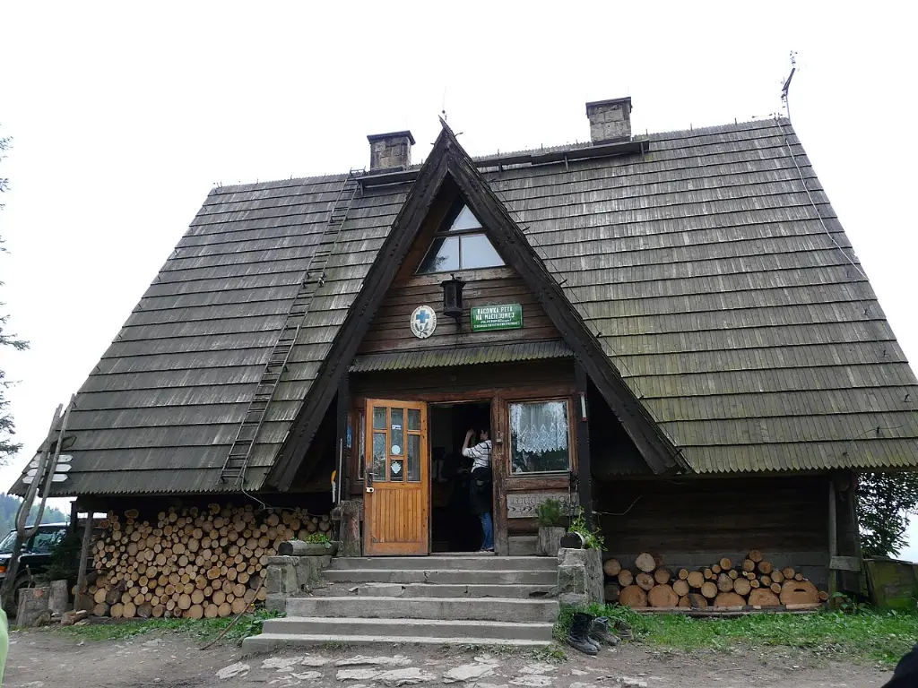 Schronisko PTTK na Maciejowej