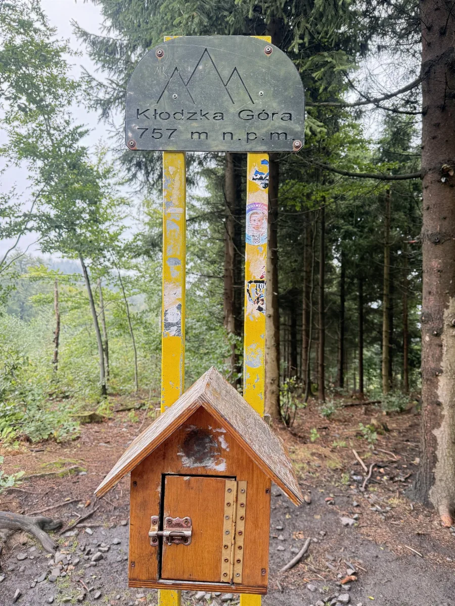 Zdjęcie szczytu Kłodzka Góra (757.00m) w paśmie Góry Bardzkie