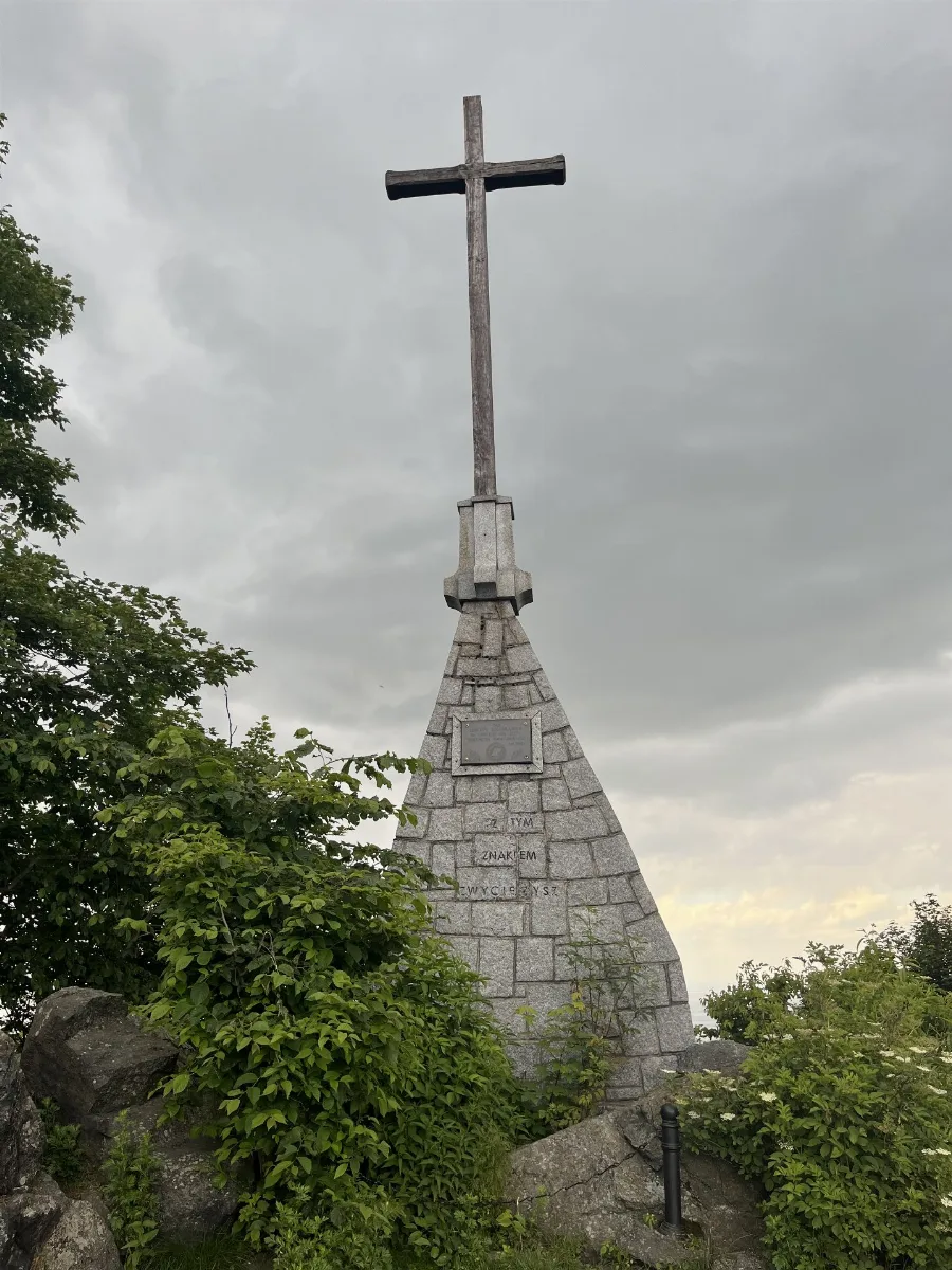 Zdjęcie szczytu Ślęża (718.00m) w paśmie Masyw Ślęży
