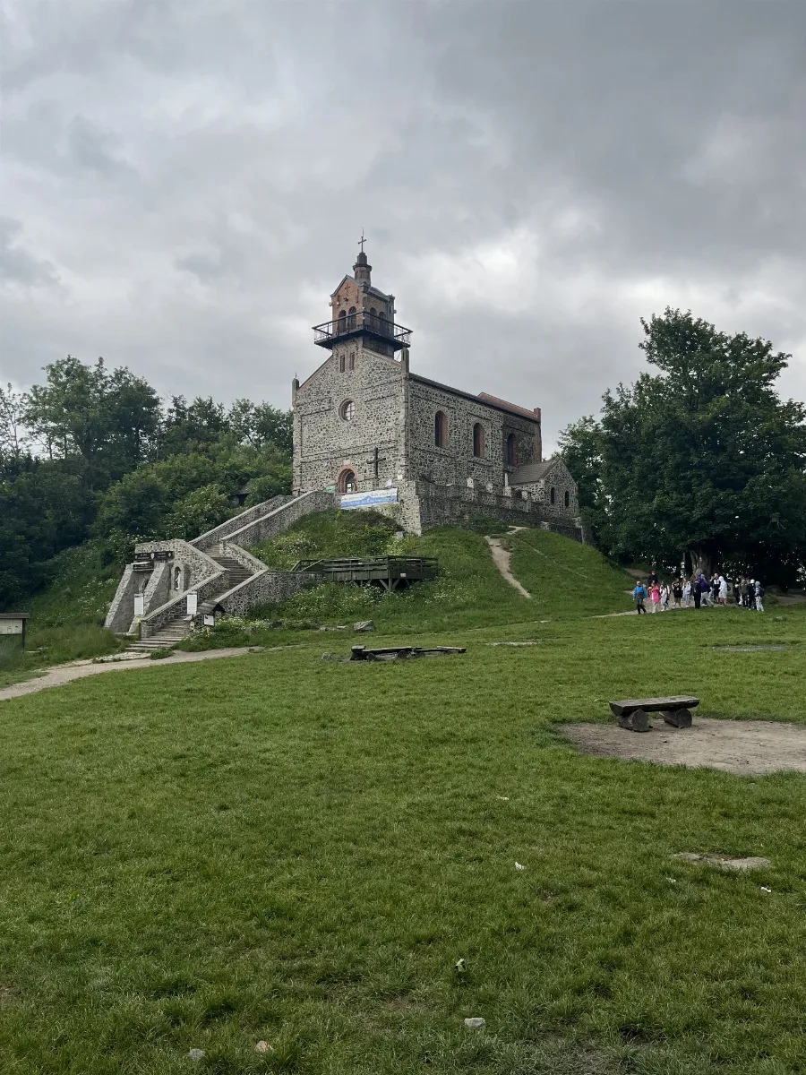 Zdjęcie szczytu Ślęża (718.00m) w paśmie Masyw Ślęży